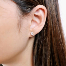 Load image into Gallery viewer, FEBF115_00 Fancy Brilliant Diamond Illusion-setting Earrings