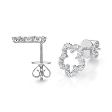 Load image into Gallery viewer, CEUB222_00 U-Basket Diamond Studs Earrings
