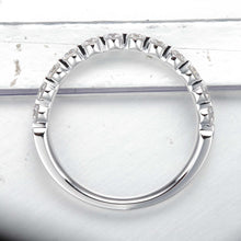 Load image into Gallery viewer, ERPT187_00 Petite Prong Diamond Band Ring
