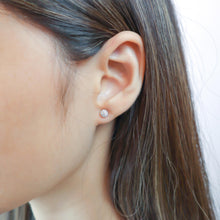 Load image into Gallery viewer, FXBM101_00 Blossom Studs Single Earring
