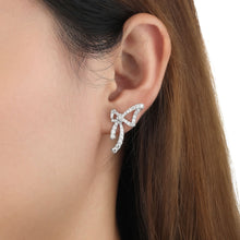 Load image into Gallery viewer, FEBM305_00 Blossom Studs Earrings
