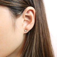 Load image into Gallery viewer, FEFD103_00 My First Diamond Illusion-setting Earrings
