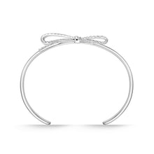 Load image into Gallery viewer, FGBM301_00 Blossom Oval Bangle
