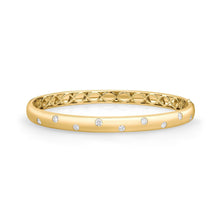 Load image into Gallery viewer, FGBZ102_00 Bezel Oval Bangle
