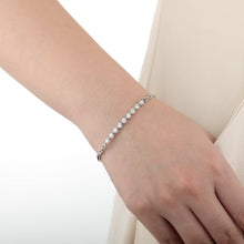 Load image into Gallery viewer, FGFD412_00 My First Diamond  Oval Bangle
