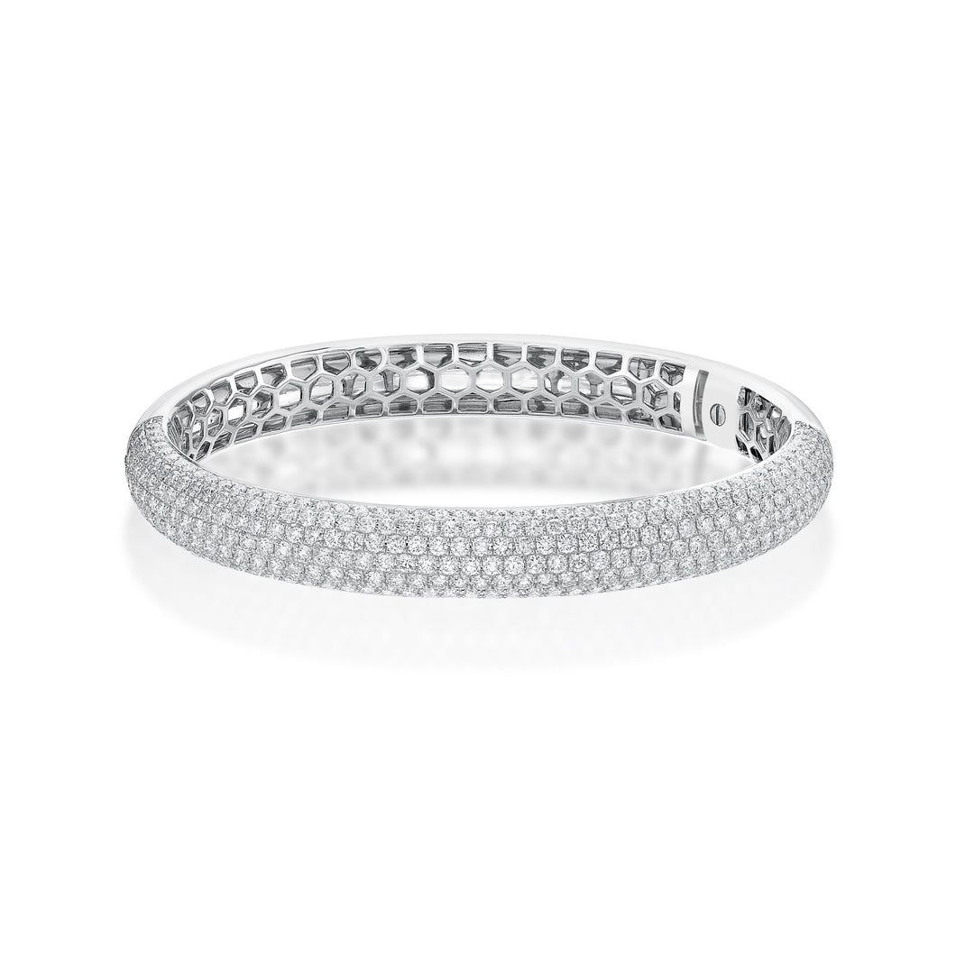 FGPV104_00 Pave Diamond Oval Bangle