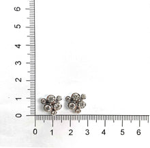 Load image into Gallery viewer, MEBZC05_00 Bezel Studs Earrings
