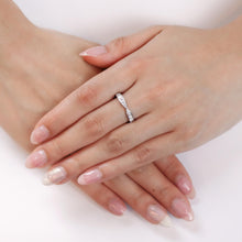 Load image into Gallery viewer, WRCS110_00 Classics Diamond Band Ring
